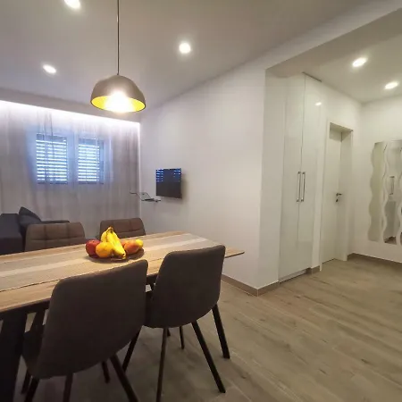 Tonkita With Jacuzzi *