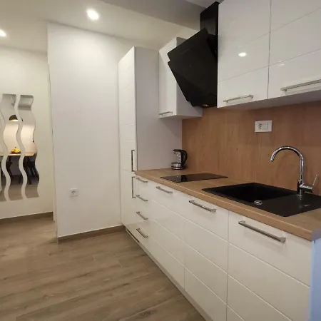 Tonkita With Jacuzzi * מאקרסקה