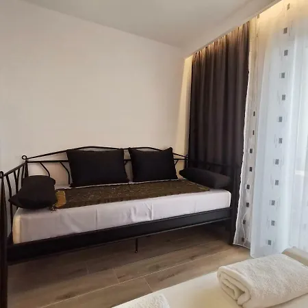 Tonkita With Jacuzzi דירה *