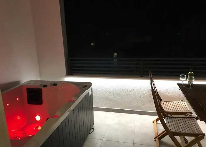 Tonkita With Jacuzzi