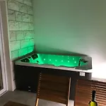 Tonkita With Jacuzzi Appartement Makarska
