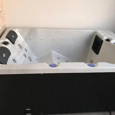 Lägenhet Tonkita With Jacuzzi