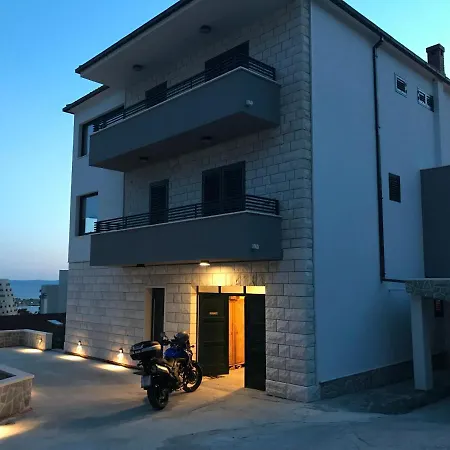 Tonkita With Jacuzzi * Makarska