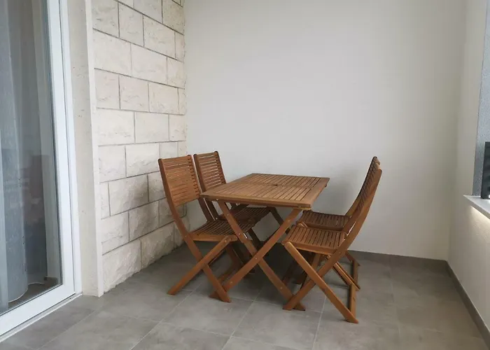 Apartamento Tonkita With Jacuzzi Makarska