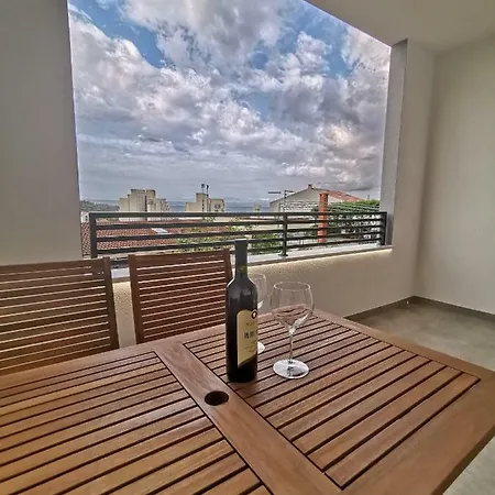 Tonkita With Jacuzzi Apartment