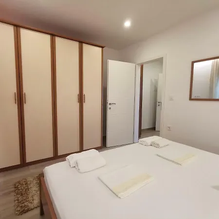 Tonkita With Jacuzzi Apartment *