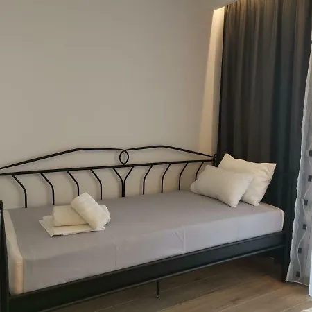 Tonkita With Jacuzzi Apartment Makarska